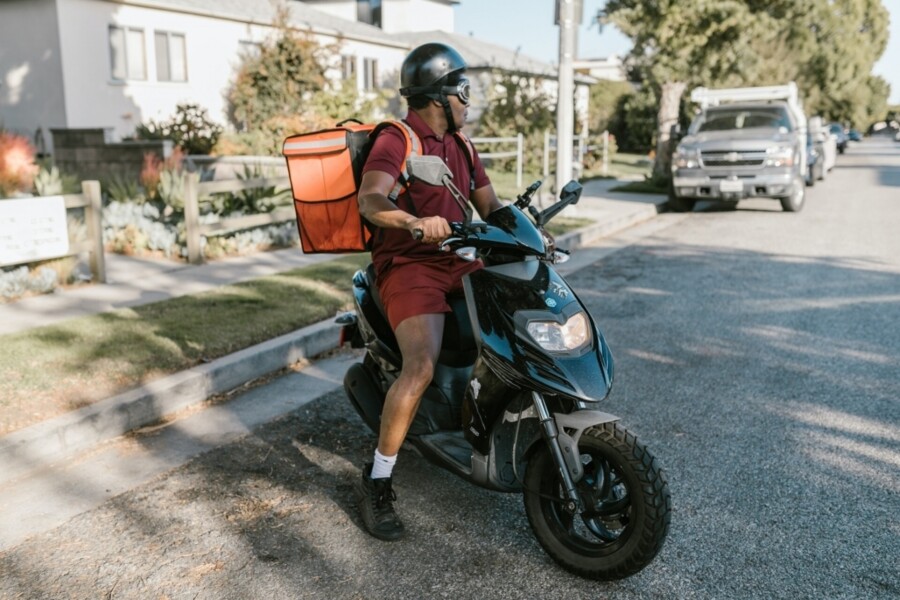 fundacion-mapfre-lanca-campanha-de-seguranca-no-transito-para-entregadores-de-delivery