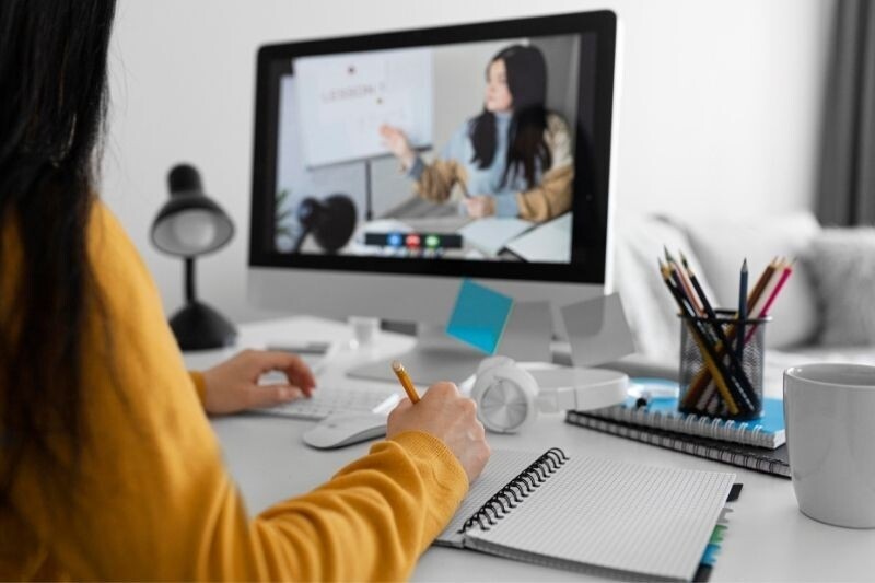 ens-50-anos-ultimos-dias-da-promocao-de-50-de-desconto-em-cursos