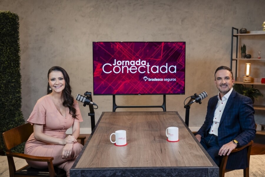 relacao-entre-pais-e-filhos-e-tema-do-3-episodio-do-jornada-conectada-videocast-do-grupo-bradesco-seguros