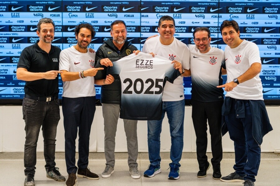 ezze-seguros-se-antecipa-e-fecha-um-novo-acordo-de-patrocinio-com-o-corinthians-para-a-temporada-2025