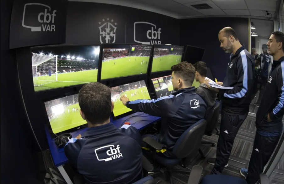 uso-do-var-em-partidas-esportivas-revela-a-importancia-do-monitoramento-em-tempo-real-para-a-prevencao-de-riscos-no-setor-de-seguros