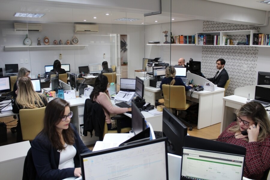 c-josias-ferrer-lanca-programa-de-incentivo-aos-estudos