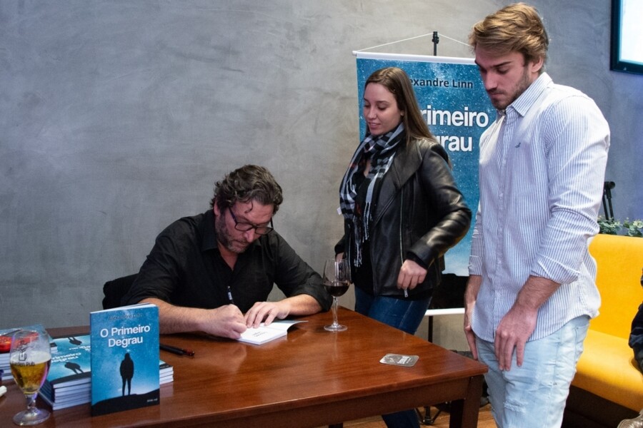 alexandre-linn-promove-live-de-lancamento-de-seu-segundo-livro-o-segundo-degrau