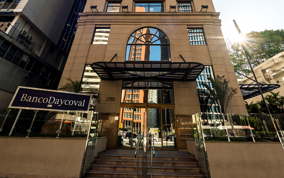 daycoval-conclui-processo-de-aquisicao-da-bmg-seguros