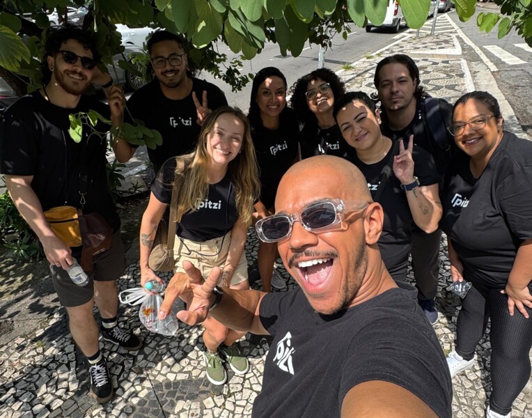 pitzi-promove-acao-sobre-protecao-de-celulares-e-aponta-que-brasileiros-tem-medo-de-usar-o-aparelho-na-rua