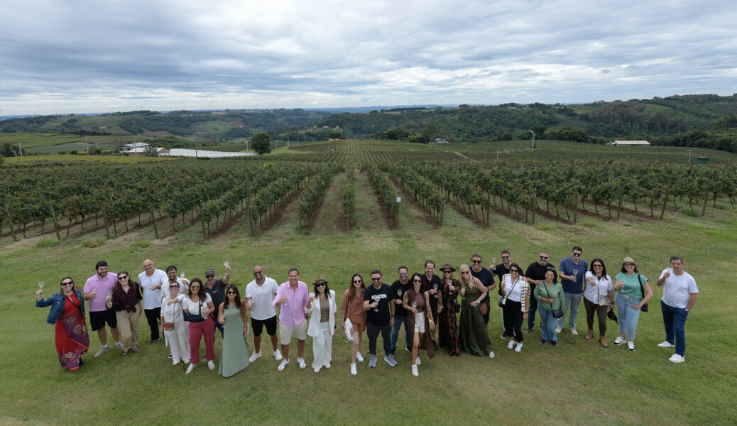 ezze-celebra-sucesso-da-campanha-velocidade-maxima-e-premia-corretores-e-parceiros