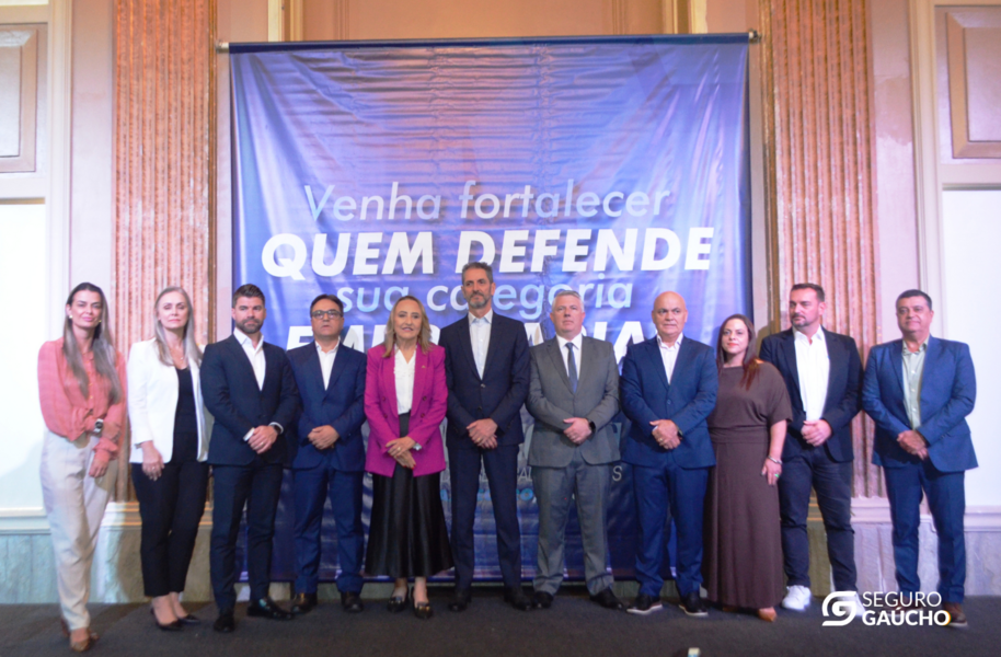 sindsegrs-empossa-nova-diretoria-para-o-trienio-2025-2028-durante-almoco-em-porto-alegre