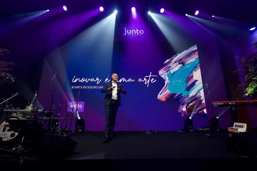 seguradora-lanca-novo-motor-de-genai-para-otimizar-documentos-e-da-inicio-a-uma-nova-era-da-apolice-digital