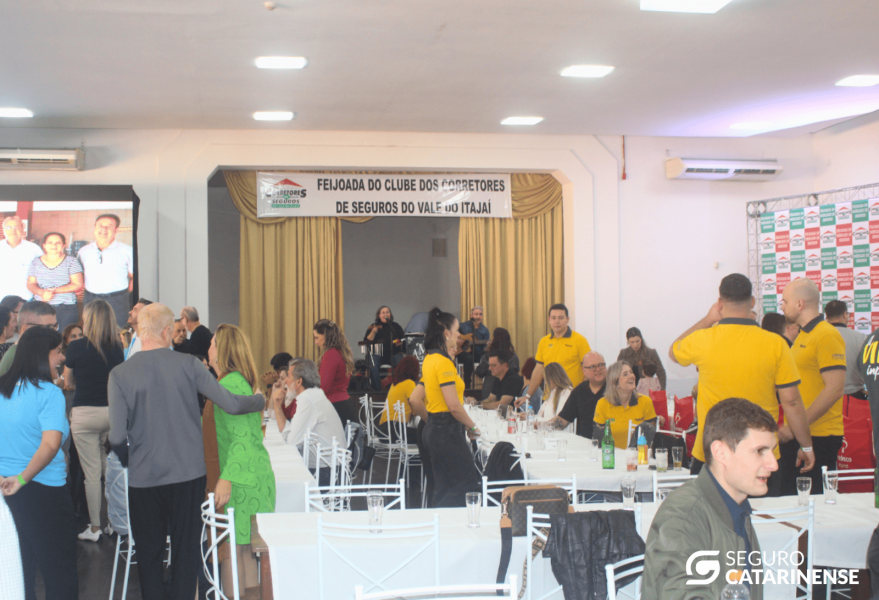 19-feijoada-do-clubcor-vale-do-itajai-reune-profissionais-do-setor-em-blumenau