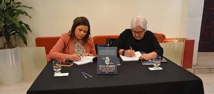 venda-expressiva-rende-homenagem-ao-livro-lei-de-seguros