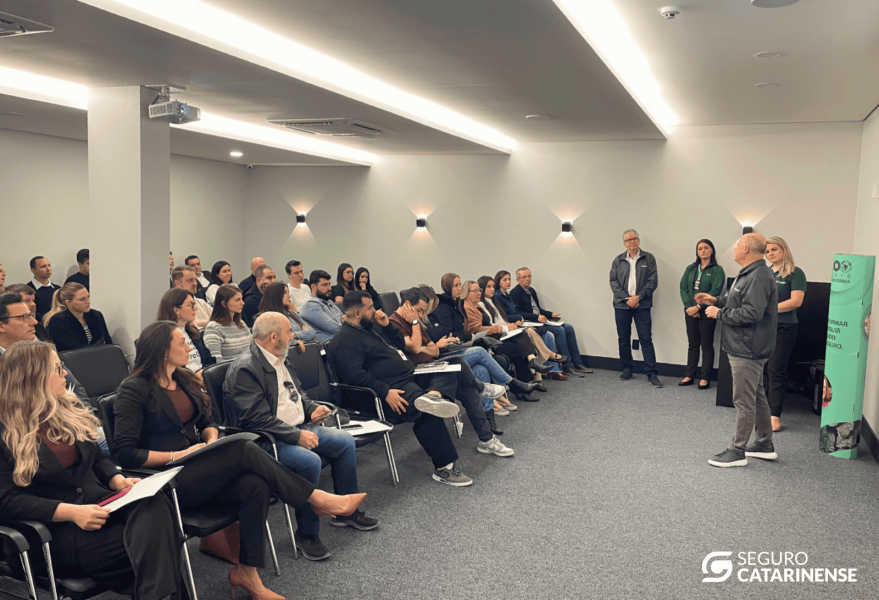 tokio-marine-promove-treinamento-sobre-seguro-de-vida-em-blumenau