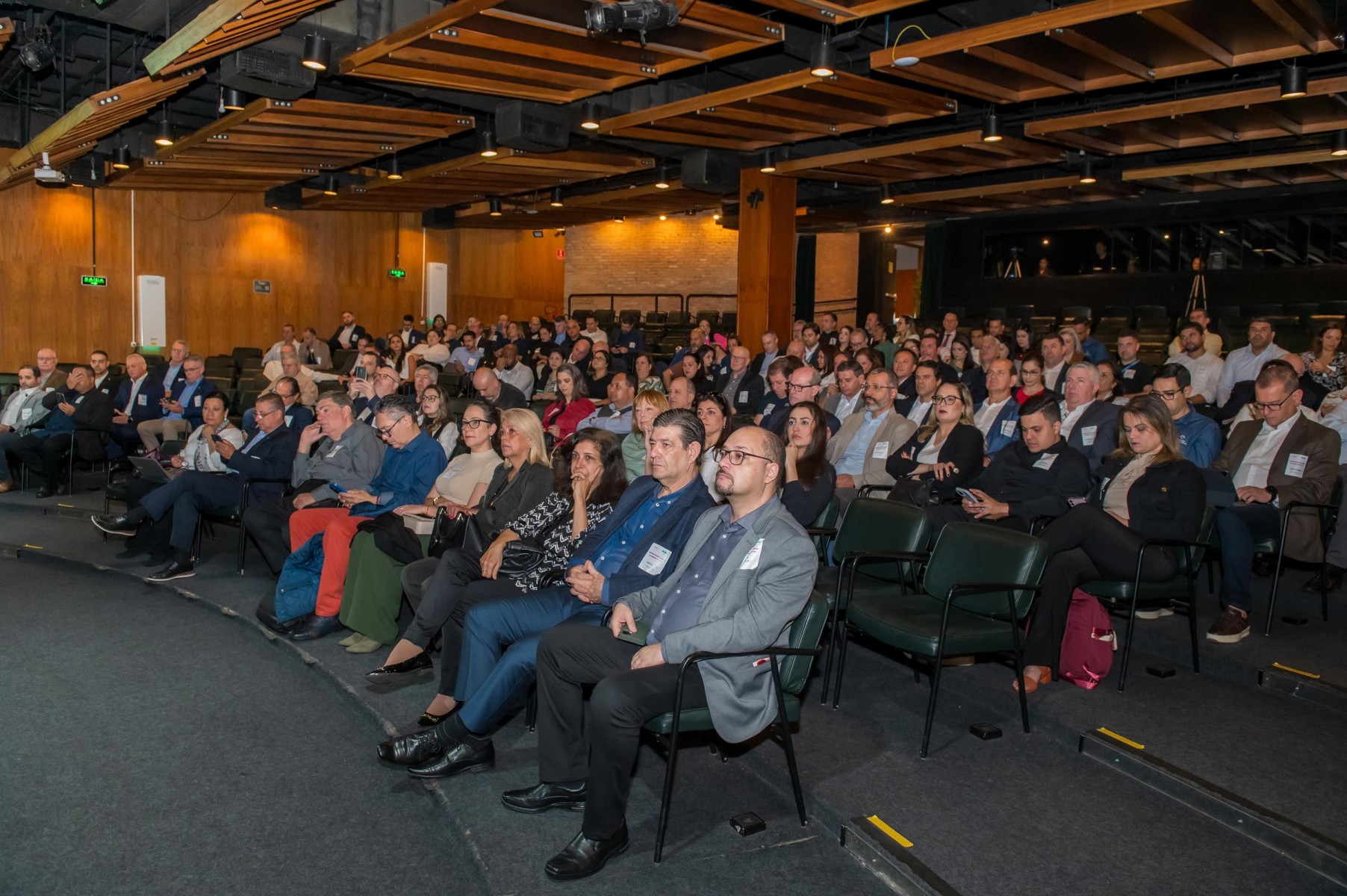 03 - plateia - Mesa-redonda Desafios da Distribuição de Seguros de Vida_21ago25.jpg