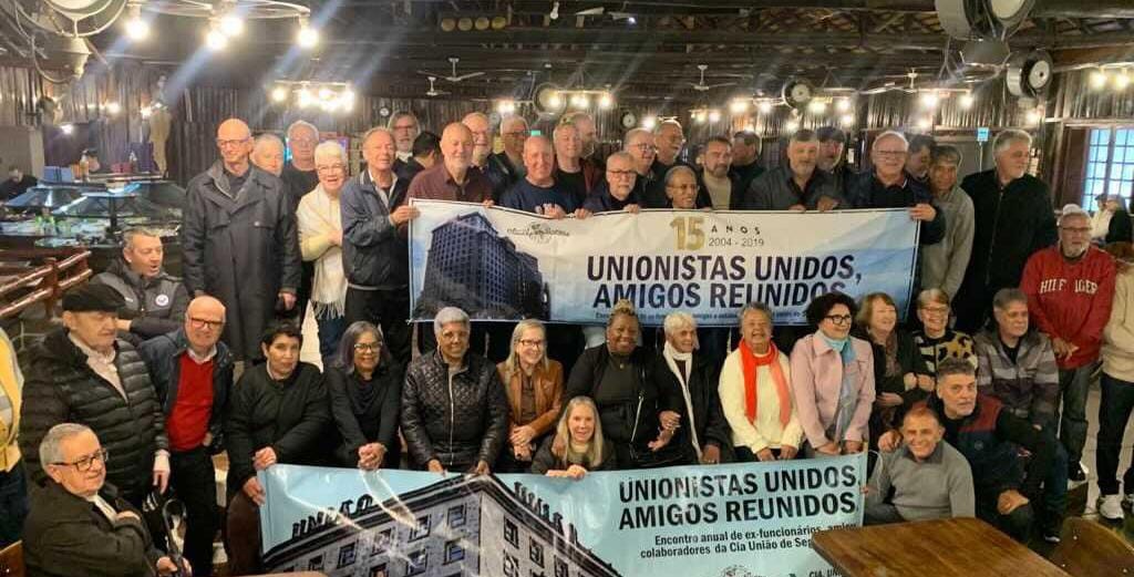 ex-funcionarios-da-uniao-de-seguros-mantem-viva-a-tradicao-de-reencontros-em-porto-alegre