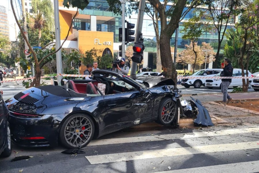 influenciador-diz-ter-perdido-r-1-milhao-em-acidente-com-porsche-o-que-o-seguro-cobre-quando-o-motorista-e-culpado