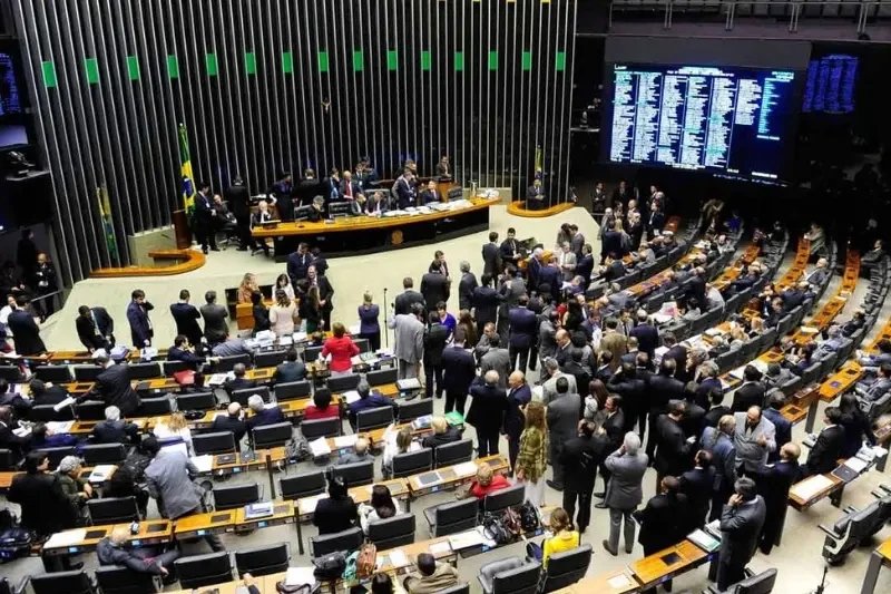 manifesto-no-congresso-pode-favorecer-corretor-de-seguros