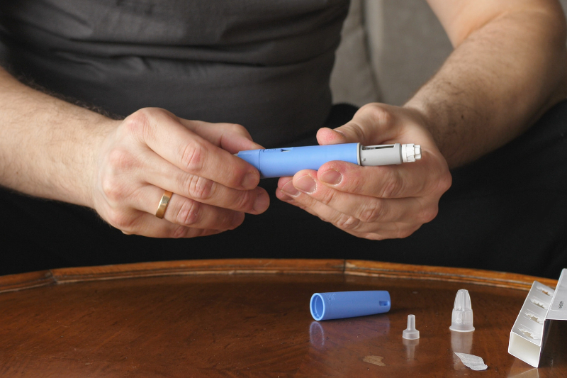 falsificacao-de-canetas-emagrecedoras-os-riscos-a-saude-e-os-desdobramentos-para-o-mercado-de-seguros