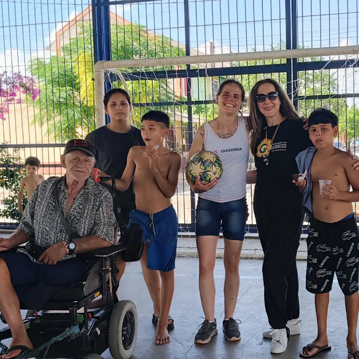 ong-guerreiros-dos-girassois-promove-natal-presenca-em-comunidade-de-porto-alegre