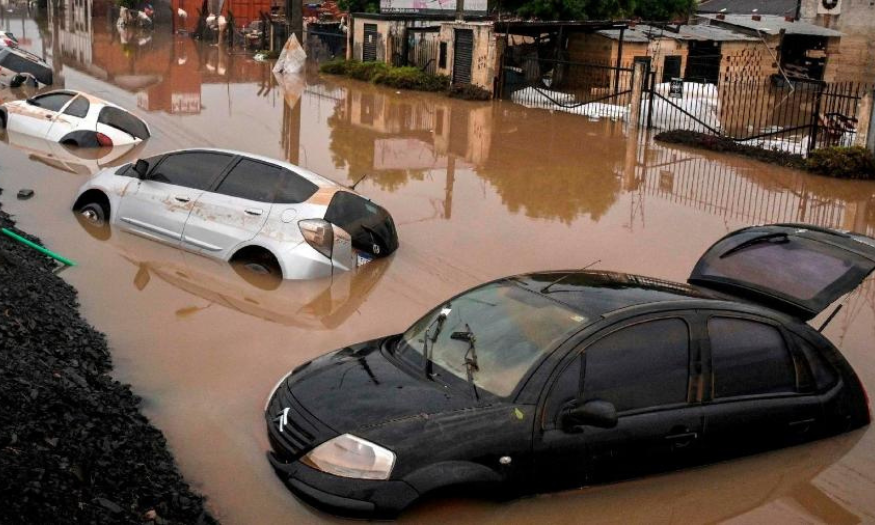 carro-debaixo-dagua-o-que-o-seguro-cobre-nas-enchentes-do-rs
