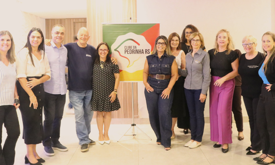 clube-da-pedrinha-rs-debate-feminicidio-com-vereadora-claudia-araujo-e-destaca-papel-das-seguradoras-na-protecao-das-mulheres