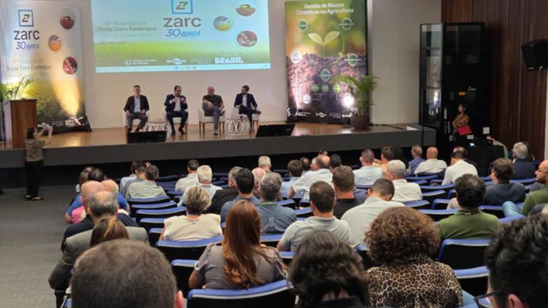 fenseg-destaca-avancos-do-zarc-e-alerta-para-desafios-climaticos-no-seguro-rural-durante-seminario-da-embrapa