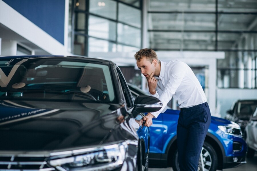 valor-do-seguro-de-carros-cai-para-homens-e-sobe-para-mulheres-em-maio