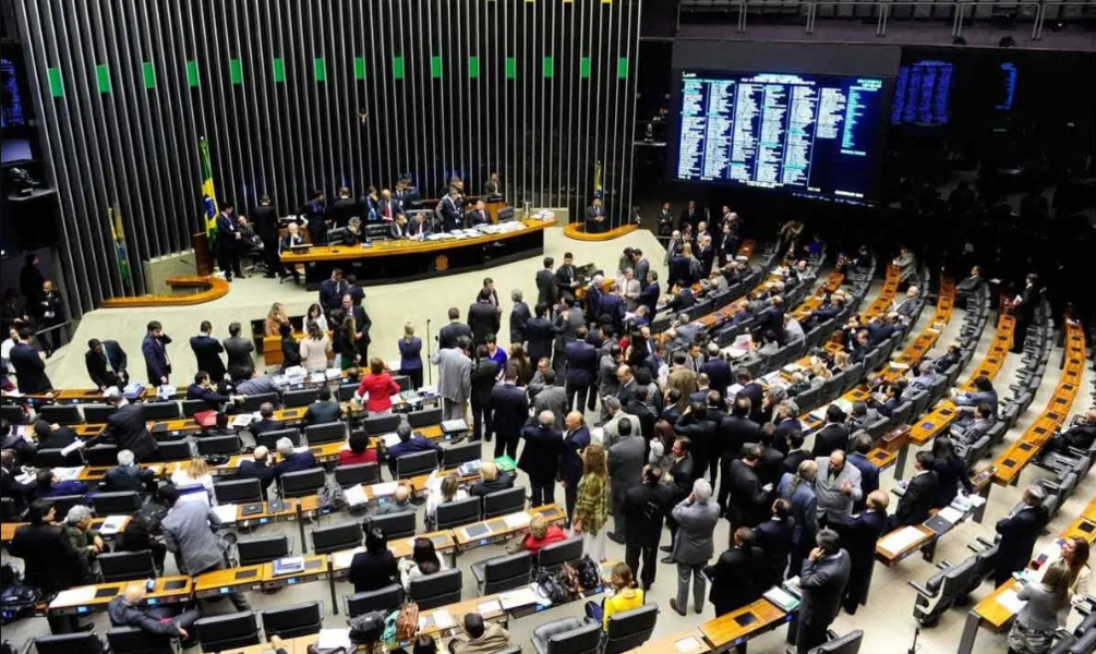 simples-congresso-analisa-2-projetos-de-interesse-do-corretor