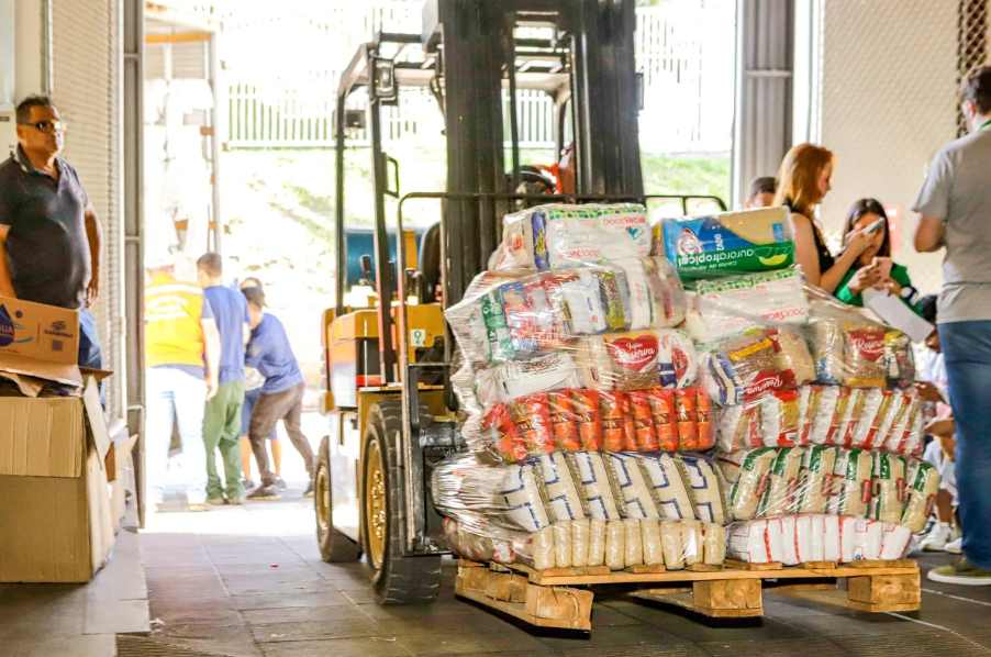 tokio-marine-doara-8-toneladas-de-alimentos-e-produtos-de-higiene-para-vitimas-no-rio-grande-do-sul