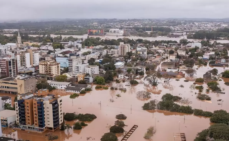 seguradoras-montam-operacao-de-guerra-para-resgatar-ilhados-no-rio-grande-do-sul