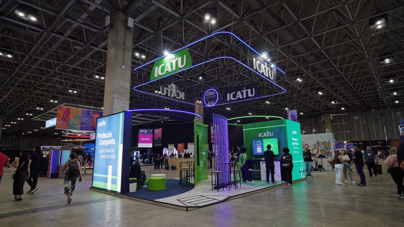 com-o-uso-de-ias-icatu-traz-recado-do-futuro-aos-participantes-do-web-summit-rio