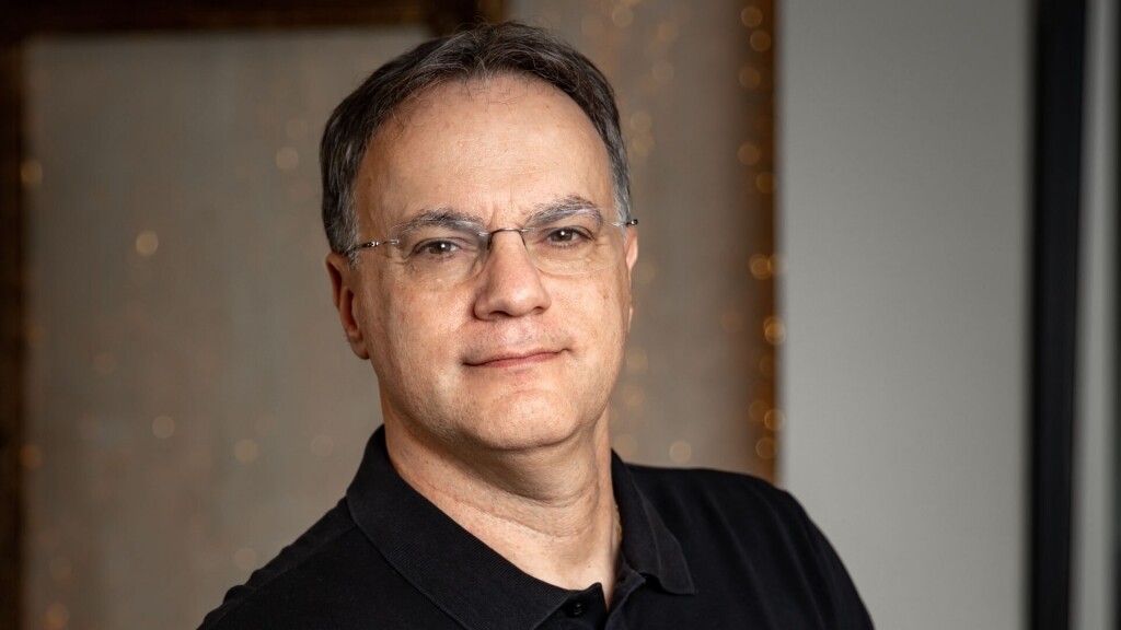 victoria-werneck-e-cesar-saut-da-icatu-no-prato-principal-da-aci-novo-hamburgo