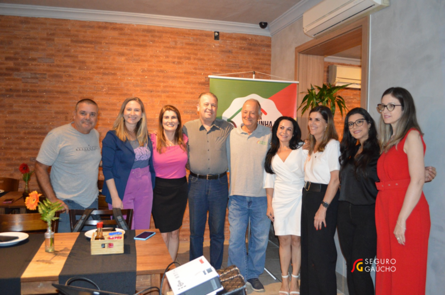 advogada-faz-palestra-sobre-aspectos-juridicos-do-seguro-de-vida-para-o-clube-da-pedrinha