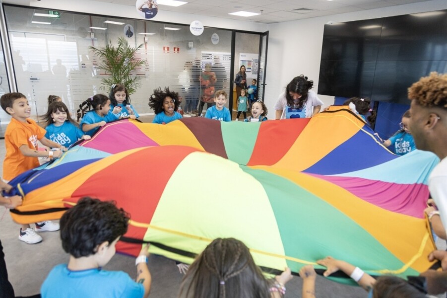 allianz-recebe-criancas-para-imersao-no-mundo-do-seguro