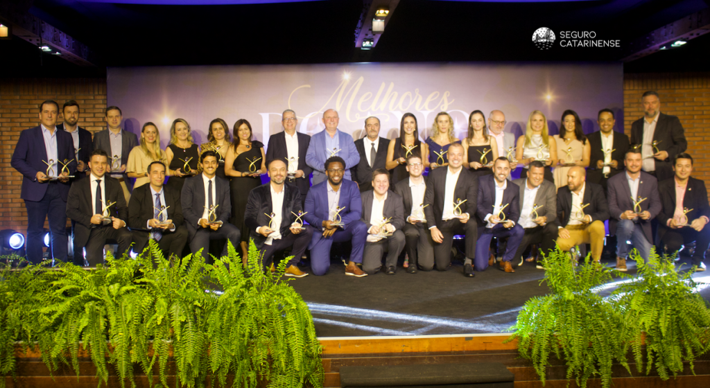 confira-quem-foram-os-melhores-do-ano-na-premiacao-do-mercado-segurador-catarinense-em-2023