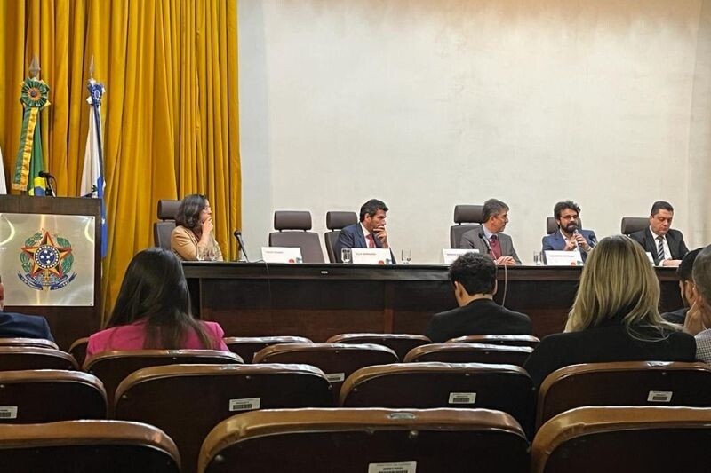 fenacor-esta-no-gt-seguros-novo-pac-e-neoindustrializacao