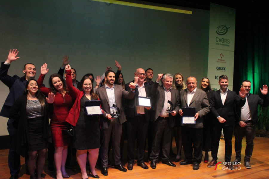 cvg-rs-entrega-premio-destaques-2023-em-noite-de-celebracao-e-muita-emocao