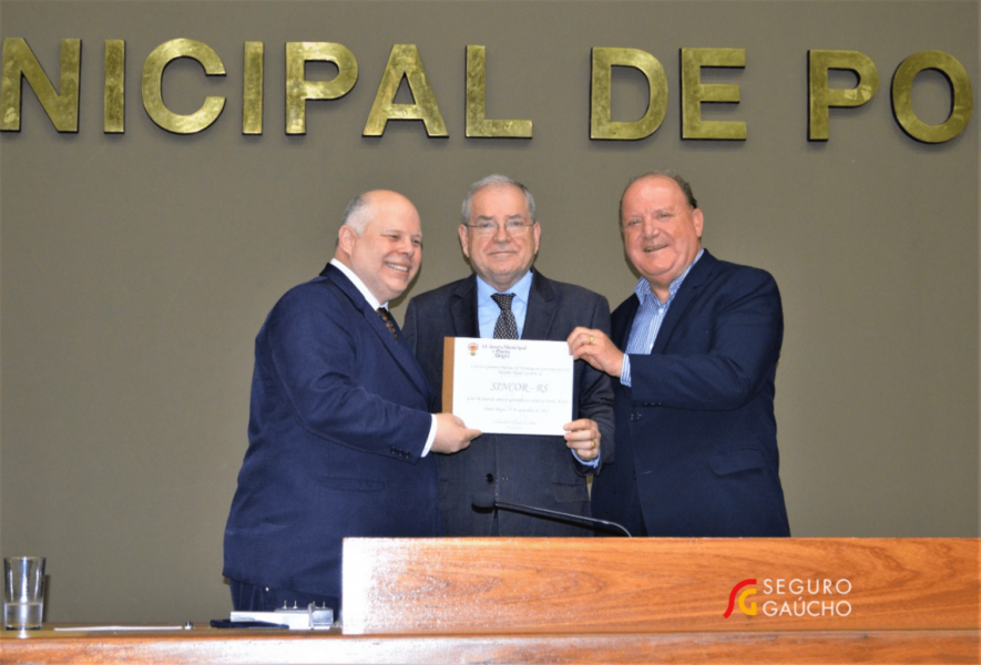 camara-municipal-de-porto-alegre-homenageia-80-anos-do-sincor-rs