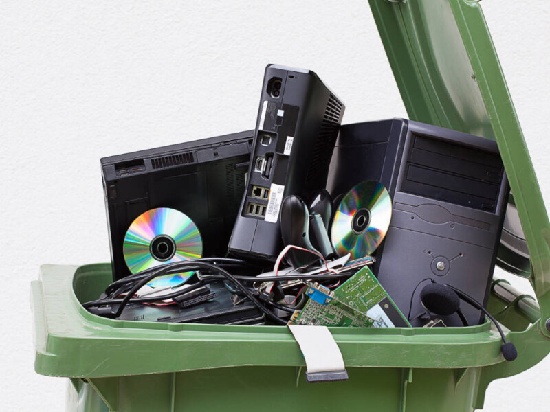 bradesco-seguros-da-destino-sustentavel-a-48-toneladas-de-residuos-eletroeletronicos-em-2022