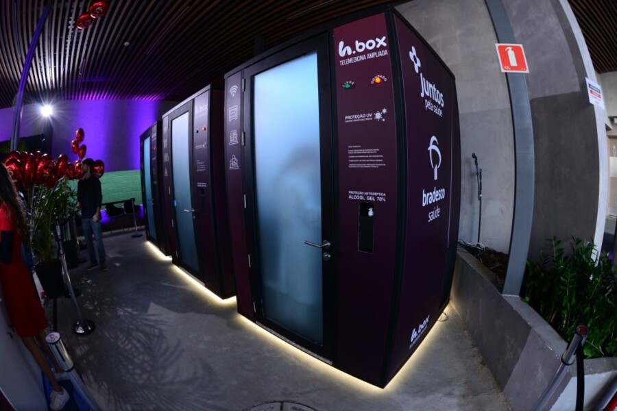 bradesco-saude-leva-cabine-movel-para-realizar-consultas-exames-e-reforcar-prevencao-nas-empresas