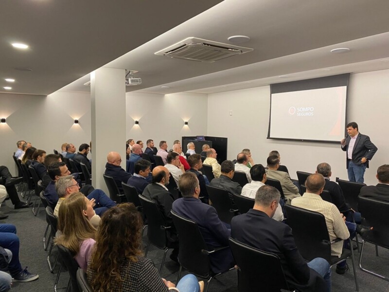 maratona-de-eventos-para-apresentar-estrategias-de-negocios-da-sompo-seguros-em-mercados-regionais-chega-a-sc