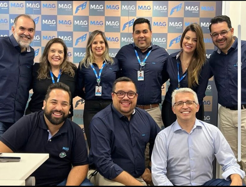 lideres-da-mag-seguros-visitam-unidade-de-negocio-e-transmitem-conhecimentos-a-corretores