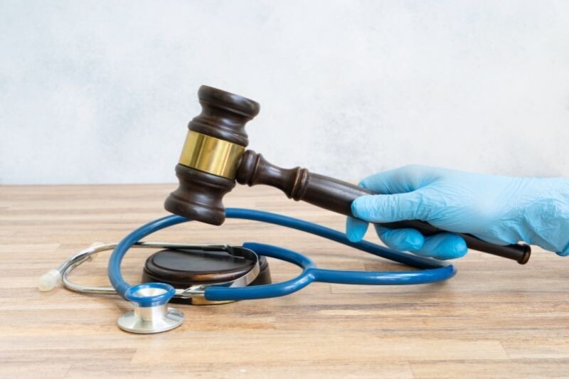 homem-fica-invalido-e-seguradora-deve-pagar-r-300-mil-por-erro-medico