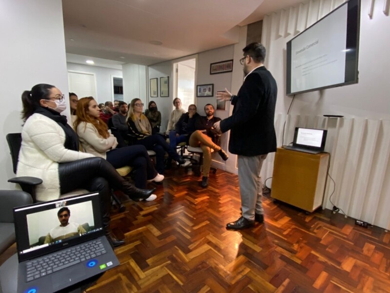 c-josias-e-ferrer-reune-colaboradores-para-reforcar-a-cultura-da-empresa-e-apresentar-crescimento-dos-ultimos-anos