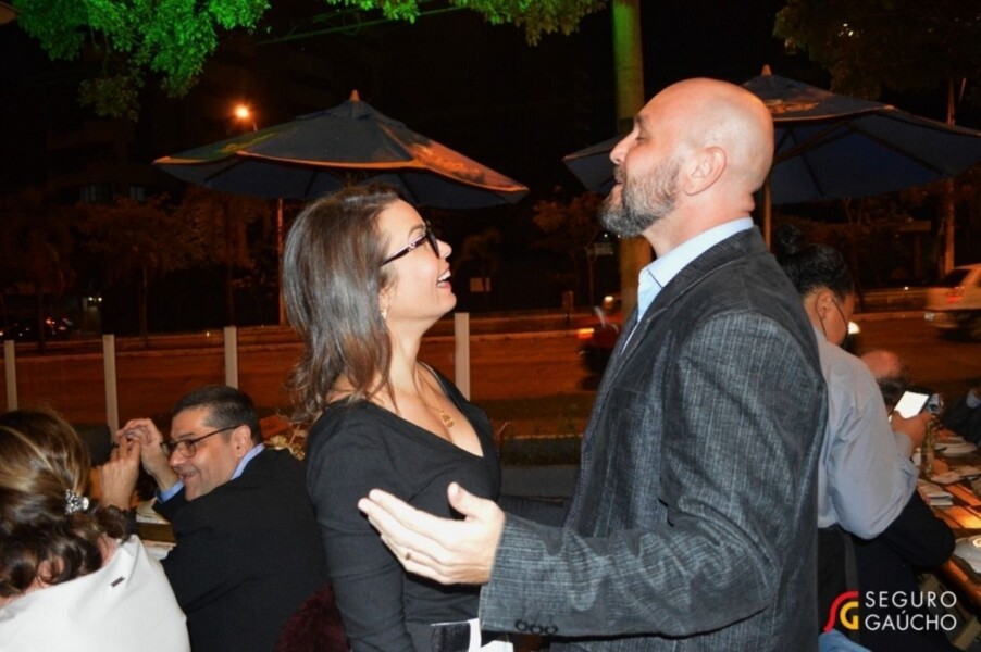 diretoria-do-clube-da-pedrinha-toma-posse-e-daniela-zimmer-assume-a-presidencia-da-confraria