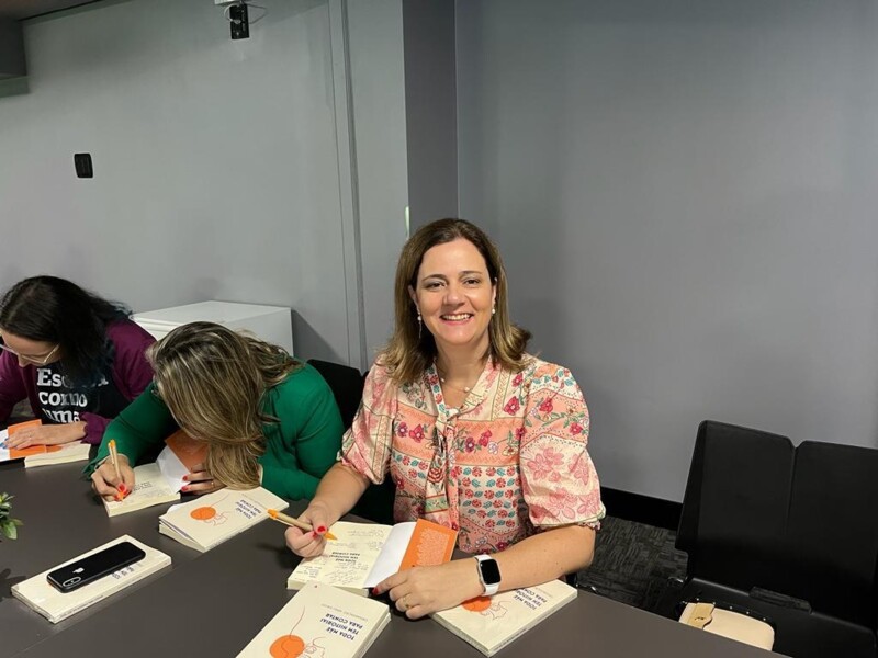 maria-izabel-indrusiak-e-co-autora-de-livro-que-fala-acerca-dos-desafios-e-descobertas-da-maternidade