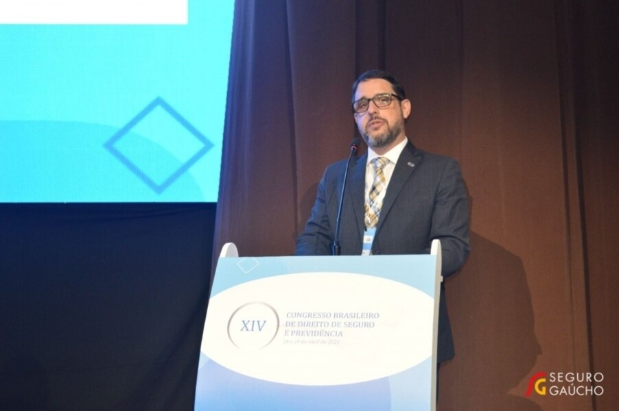 juliano-ferrer-conduz-a-abertura-do-xiv-congresso-brasileiro-da-aida