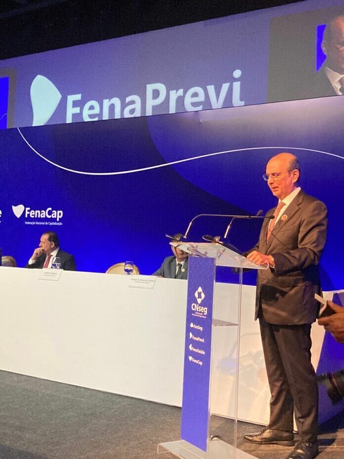 edson-franco-toma-posse-como-presidente-da-fenaprevi