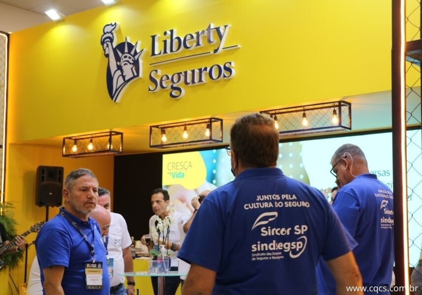 corretores-visitam-estande-da-liberty-em-congresso-em-busca-das-novidades-oferecidas-pela-companhia
