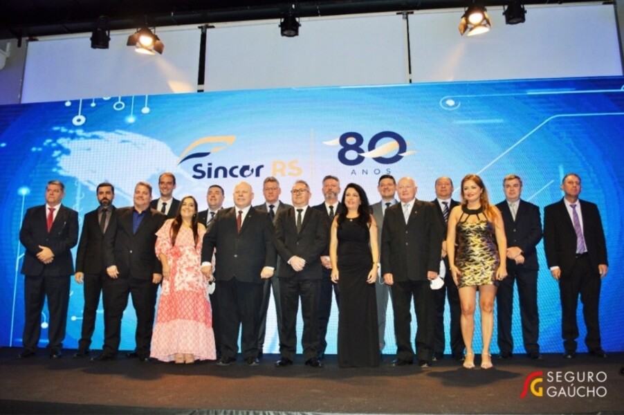 andre-thozeski-toma-posse-como-presidente-do-sincor-rs