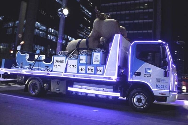 acao-inedita-da-porto-seguro-leva-a-magia-do-natal-para-as-principais-avenidas-de-sao-paulo