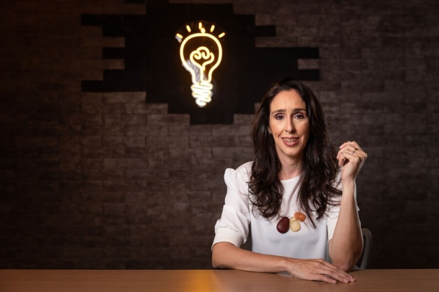 erika-medici-da-axa-no-brasil-recebe-premio-ceo-destaque-2021